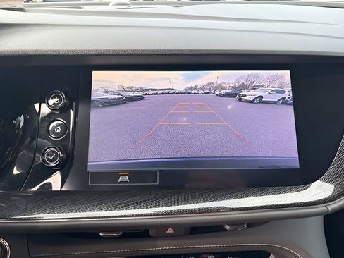 Used 2021 Buick Envision Essence AWD/4WD image 26