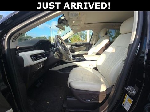 Used 2023 Lincoln Nautilus Black Label w/ Class II Trailer Tow Package image 13