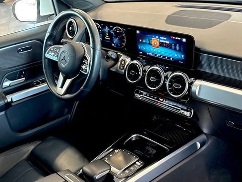 Certified 2022 Mercedes-Benz GLB 250 image 33
