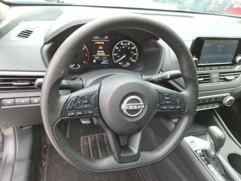 Used 2024 Nissan Altima 2.5 S FWD image 16