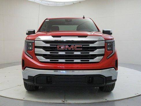 Used 2025 GMC Sierra 1500 SLE AWD/4WD image 2