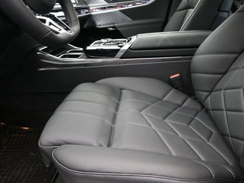 New 2026 BMW 760i xDrive w/ Executive Package AWD/4WD image 13