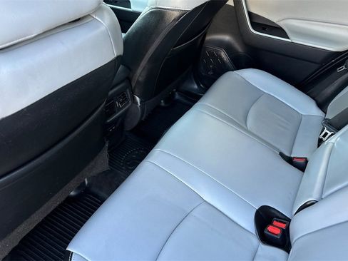 Used 2022 Toyota RAV4 XLE image 13