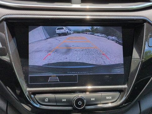 Used 2021 Chevrolet TrailBlazer LT w/ Convenience Package FWD image 17