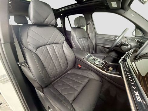 Certified 2025 BMW X5 xDrive40i w/ Executive Package image 30