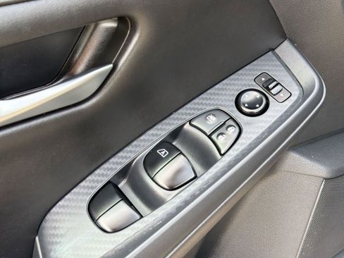 Used 2024 Nissan Sentra SV FWD image 19