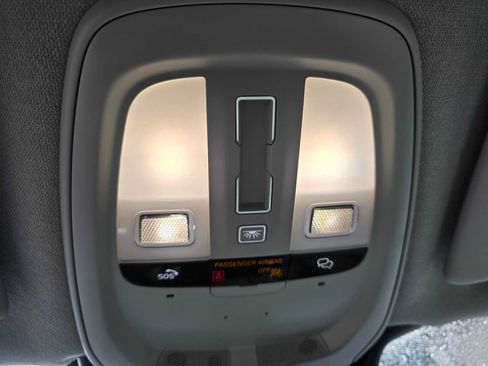 Certified 2024 Volvo XC40 B5 Ultimate w/ Climate Package image 44