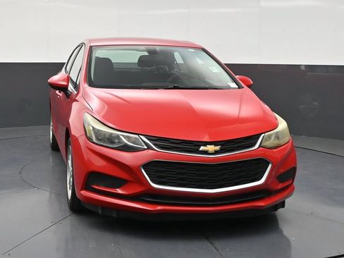 Used 2017 Chevrolet Cruze LT w/ Convenience Package FWD image 7