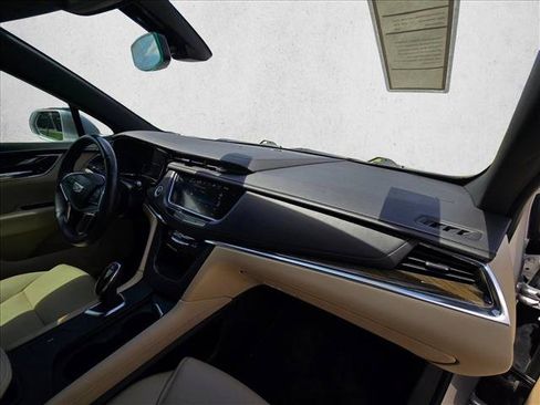 Used 2018 Cadillac XT5 FWD image 20