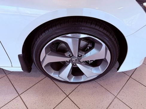 Used 2020 Honda Accord Touring image 17