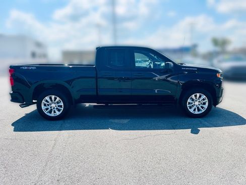 Used 2020 Chevrolet Silverado 1500 Custom w/ Custom Value Package AWD/4WD image 9