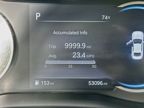 Used 2023 Genesis G70 2.0T RWD image 12