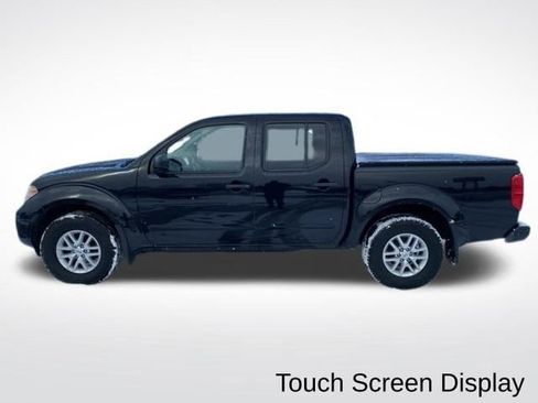 Used 2016 Nissan Frontier SV image 2