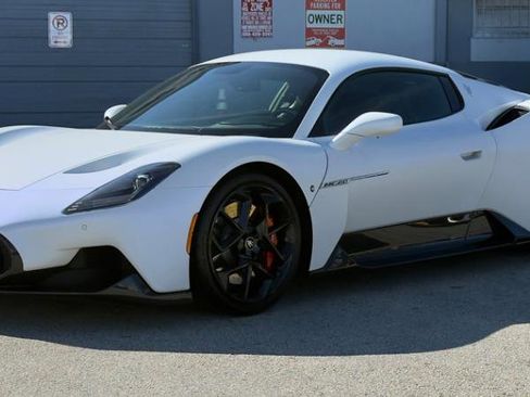 Used 2022 Maserati MC20 Coupe image 2