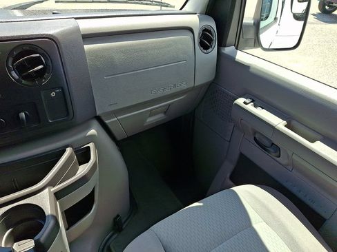 Used 2011 Ford E-350 and Econoline 350 XLT RWD image 17