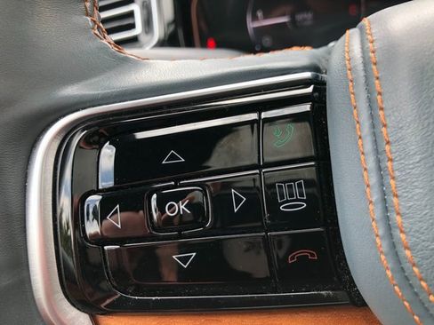 Used 2022 Jeep Grand Wagoneer Series II w/ Convenience Group III image 4