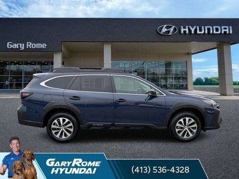 Used 2025 Subaru Outback Premium AWD/4WD image 11