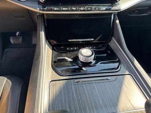 Used 2024 Jeep Wagoneer Series II AWD/4WD image 28