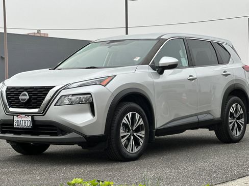 Used 2022 Nissan Rogue SV image 9