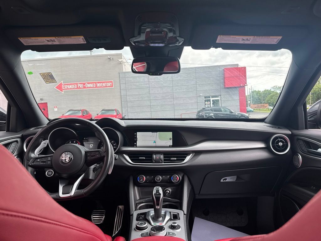 Used 2023 Alfa Romeo Stelvio Veloce AWD/4WD image 34
