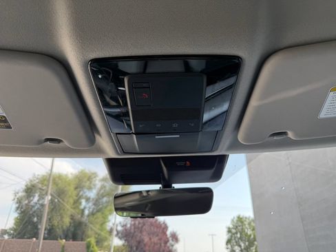 Used 2025 Mitsubishi Outlander SE AWD/4WD image 17