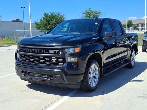 Used 2022 Chevrolet Silverado 1500 Custom RWD image 3