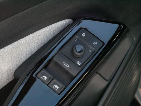 Used 2024 Volkswagen ID.4 2WD image 19