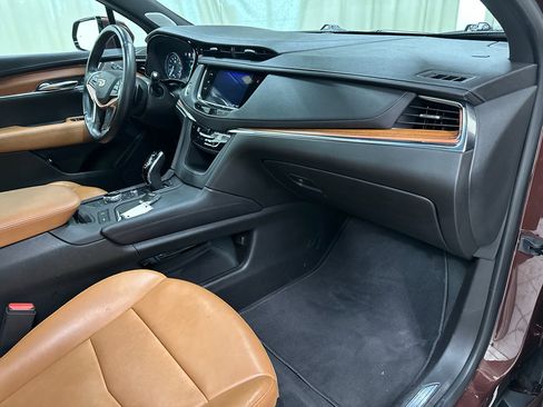 Used 2023 Cadillac XT5 Premium Luxury w/ Technology Package AWD/4WD image 25