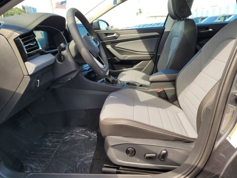 New 2026 Volkswagen Jetta SE image 3