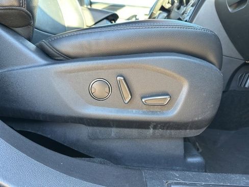 Used 2016 Ford Explorer XLT w/ Equipment Group 202A image 18