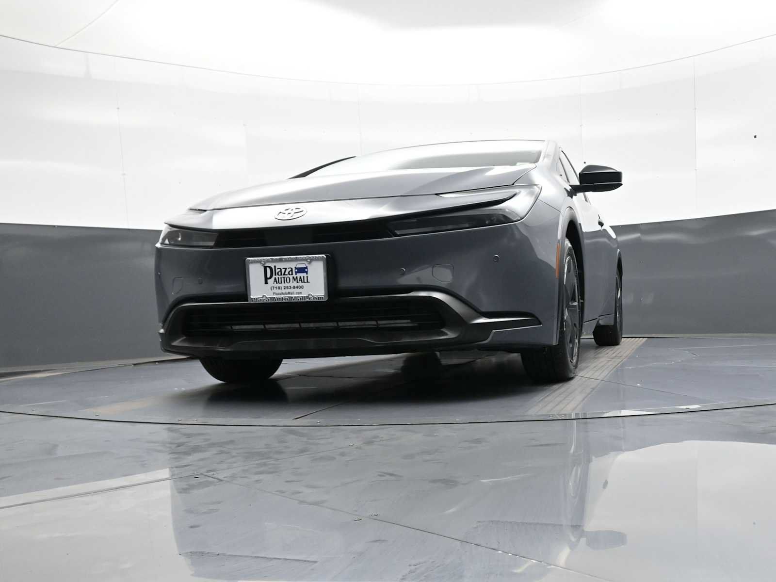 Used 2025 Toyota Prius LE FWD image 26