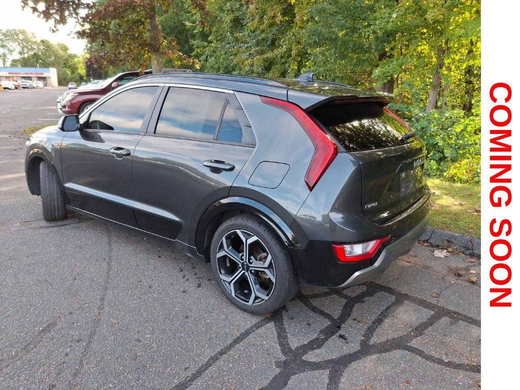 Used 2023 Kia Niro EX Touring FWD image 8