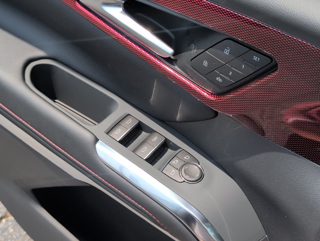 New 2026 Chevrolet Traverse RS w/ LPO, Floor Liner Package FWD image 16