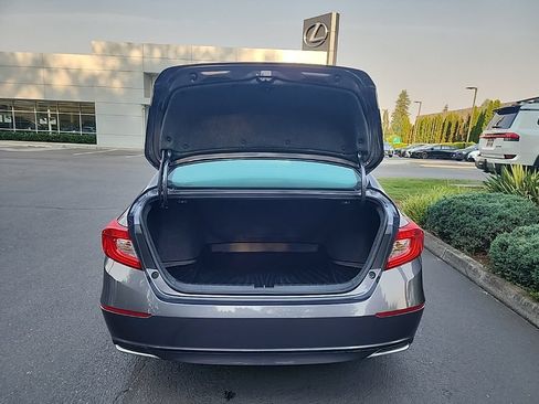 Used 2018 Honda Accord EX image 16