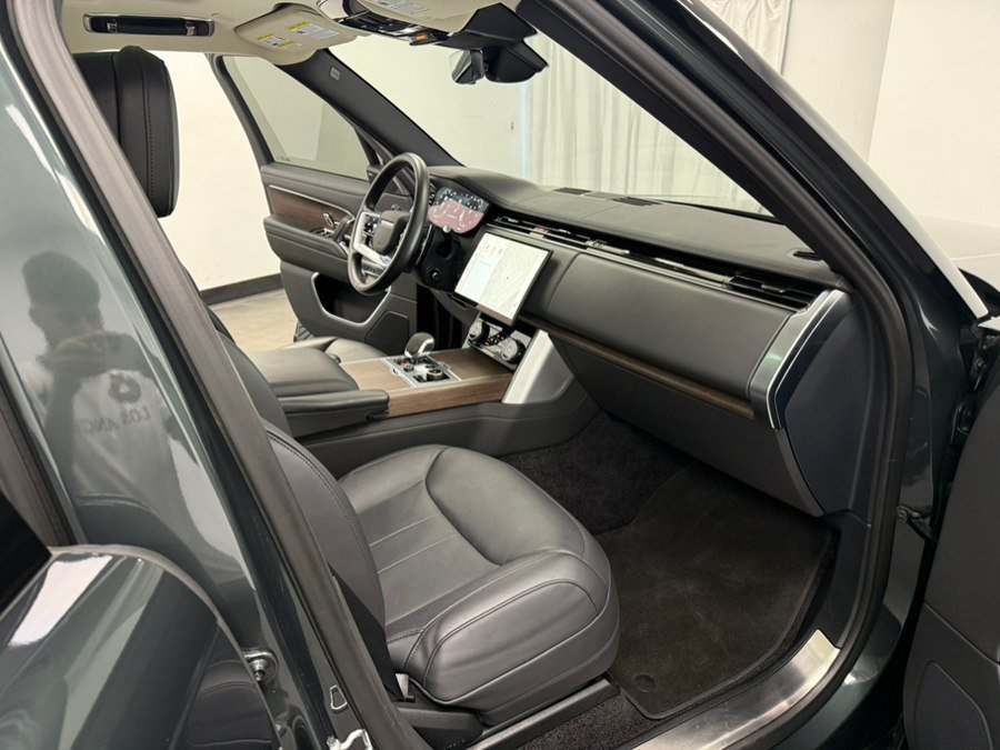 Used 2023 Land Rover Range Rover Long Wheelbase SE AWD/4WD image 40