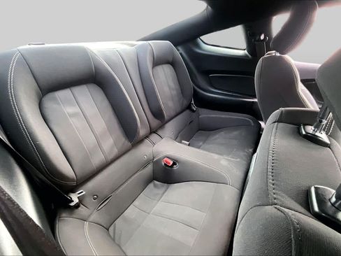 Used 2018 Ford Mustang Coupe RWD image 18