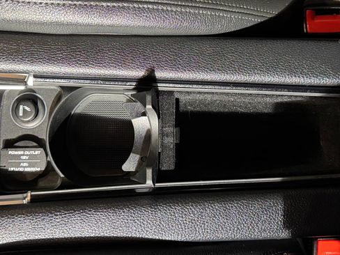 Used 2013 Porsche Panamera S image 25