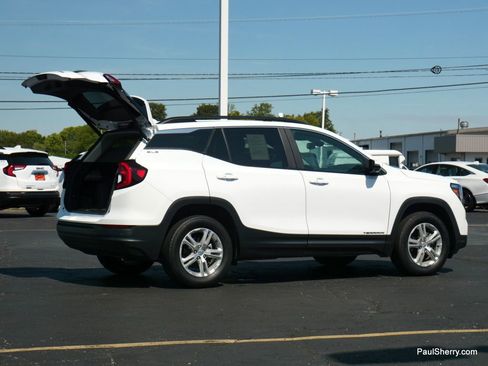 Used 2023 GMC Terrain SLE w/ Driver Convenience Package image 20