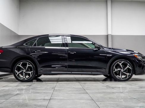 Used 2020 Volkswagen Passat 2.0T R-Line FWD image 7