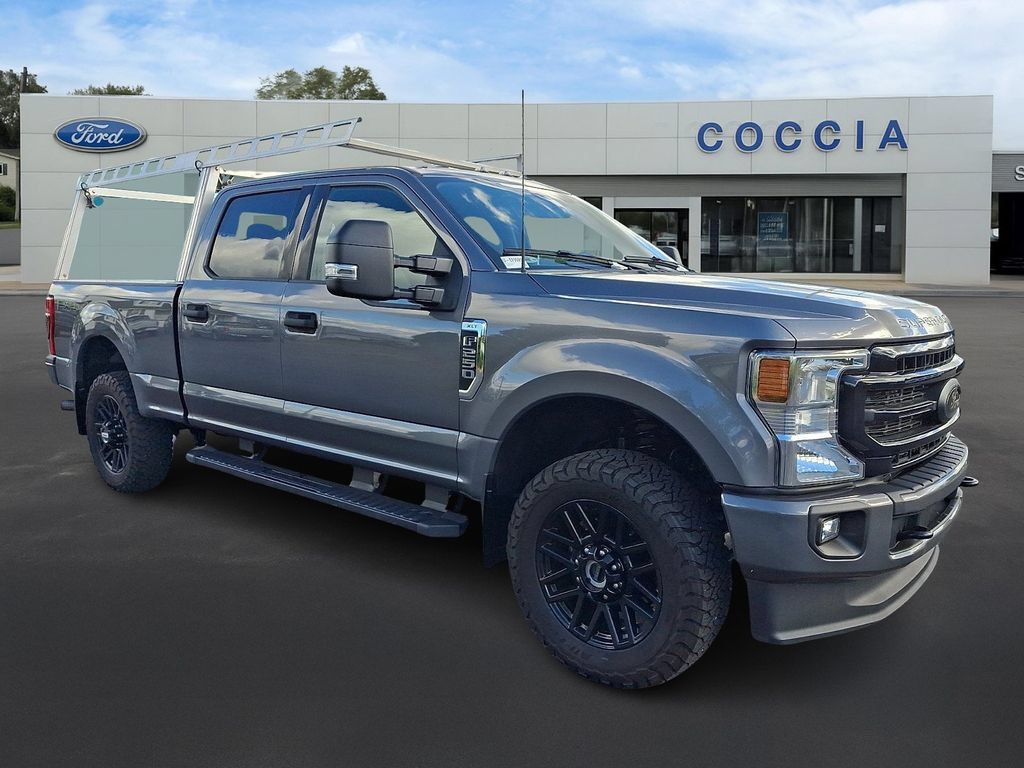 Used 2022 Ford F250 XLT w/ Black Appearance Package AWD/4WD image 3