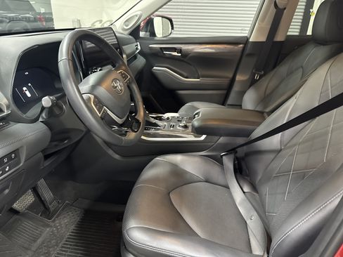 Used 2023 Toyota Highlander Platinum AWD/4WD image 14