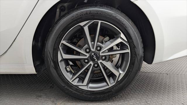 Used 2022 Kia Forte LXS w/ LXS Technology Package FWD image 30