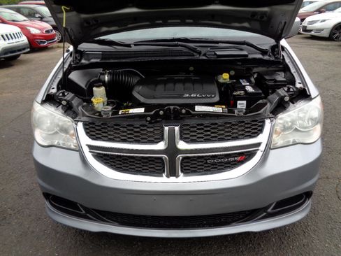 Used 2013 Dodge Grand Caravan SXT image 24