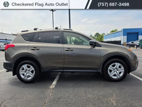 Used 2014 Toyota RAV4 LE FWD image 10