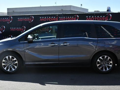 Used 2023 Honda Odyssey EX-L image 4