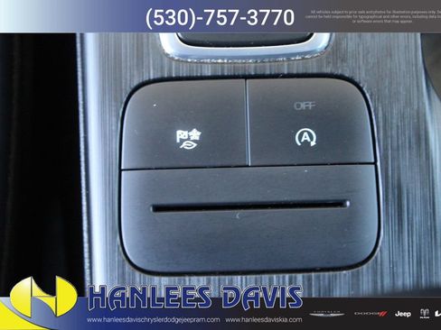 Used 2025 Ford Escape ST-Line AWD/4WD image 18