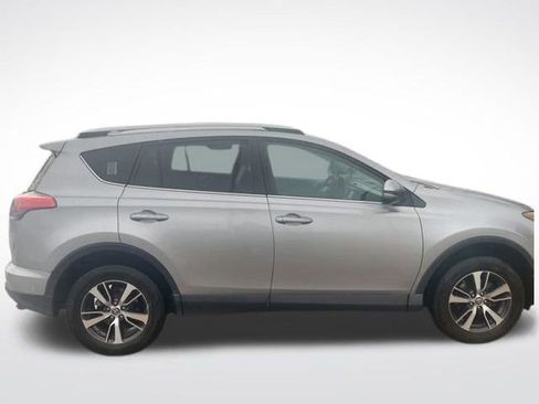 Used 2016 Toyota RAV4 XLE FWD image 3