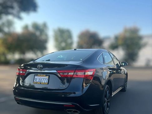 Used 2018 Toyota Avalon XLE image 4
