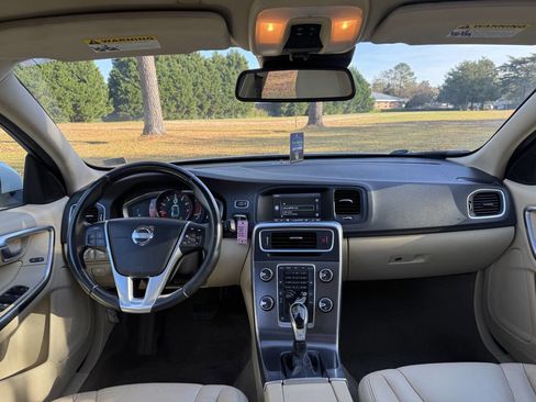 Used 2014 Volvo S60 T5 image 19