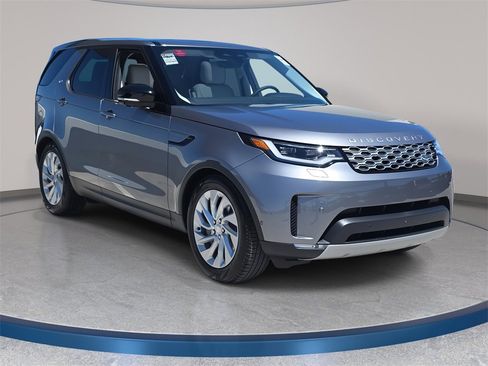 New 2025 Land Rover Discovery S image 3